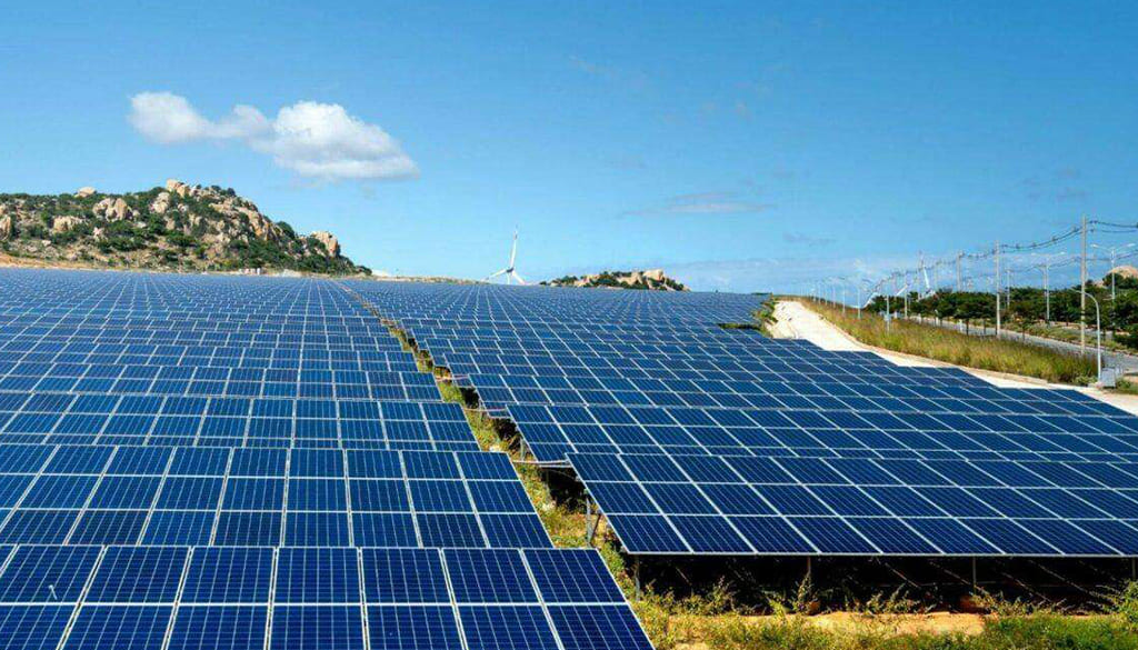 friche industrielle réhabilitée en centrale solaire