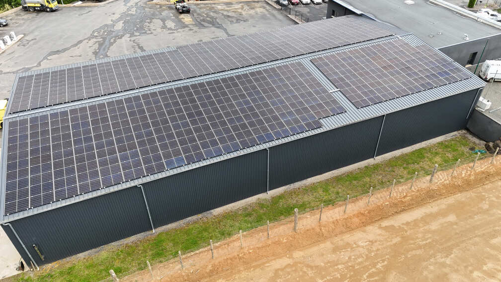 Hangar agricole industriel avec toiture photovoltaïque